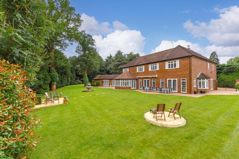 Large Detached Home in Radlett image 17