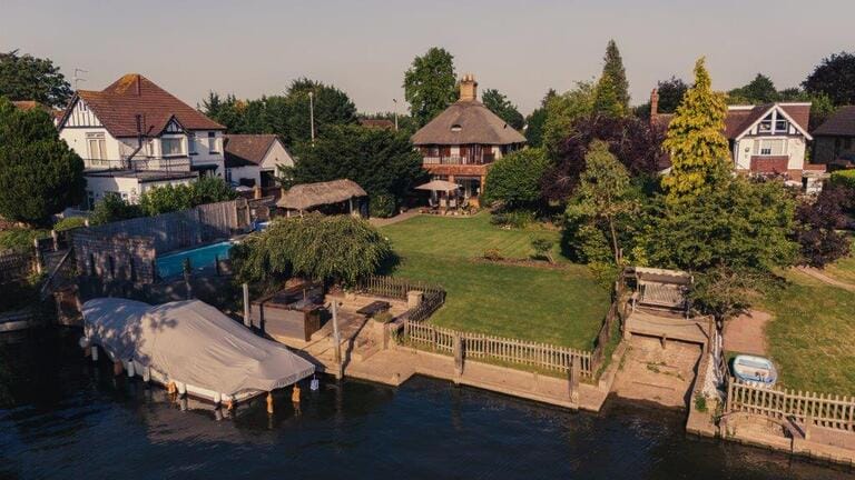 5 Bedroom House on River Thames image 118