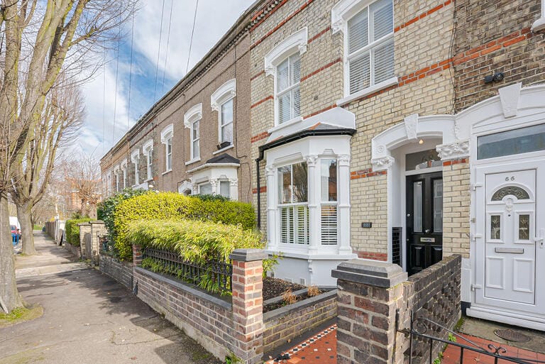 Victorian Family Home in Newham image 1