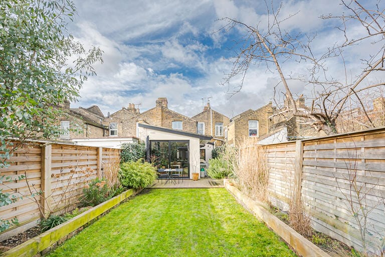 Victorian Family Home in Newham image 28