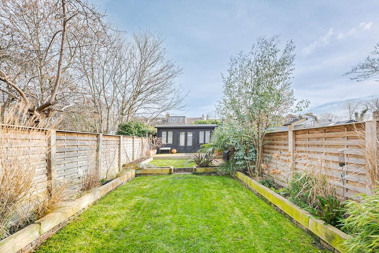 Victorian Family Home in Newham image 29