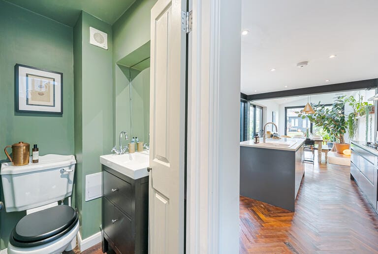 Victorian Family Home in Newham image 9