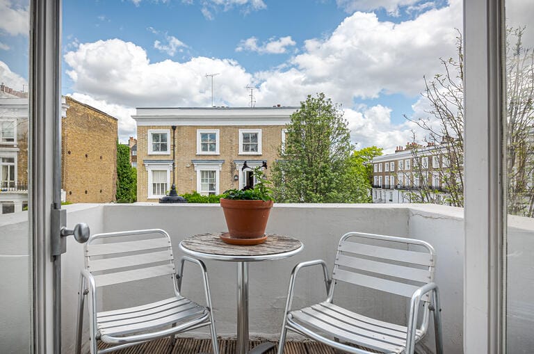 Four-Storey Home with Roof Terrace image 19