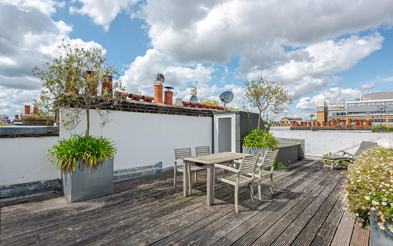 Four-Storey Home with Roof Terrace image 21