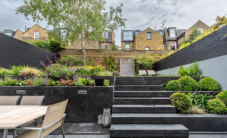 Luxurious Modern Detached Home in Clapham image 63