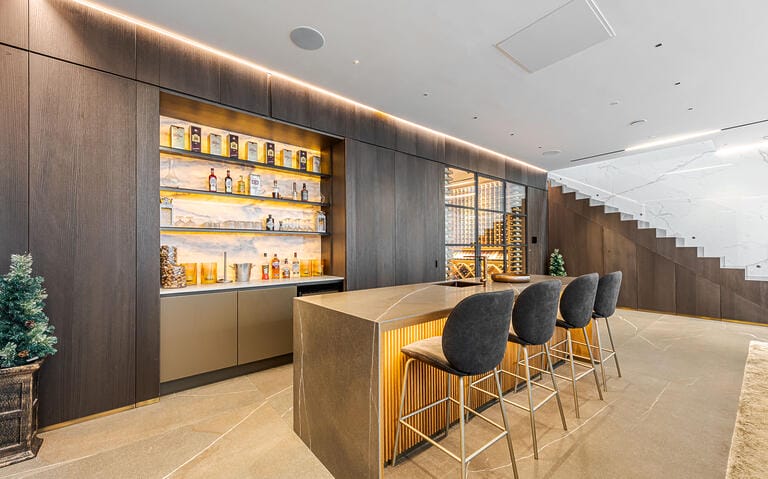 Luxurious Modern Detached Home in Clapham image 4