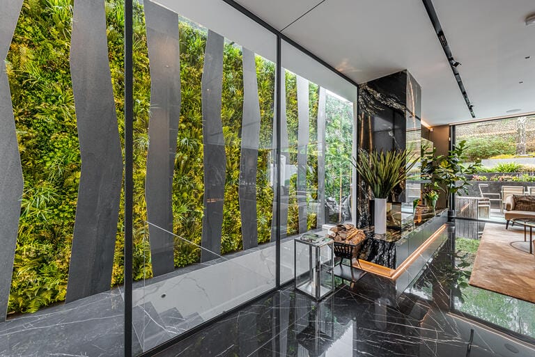Luxurious Modern Detached Home in Clapham image 15