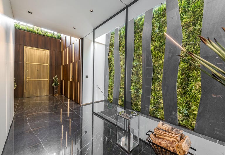 Luxurious Modern Detached Home in Clapham image 16