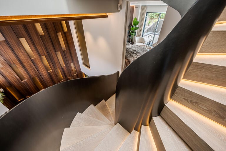 Luxurious Modern Detached Home in Clapham image 22