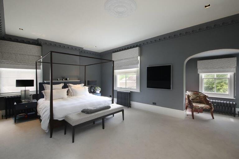 English Countryside Residence image 15