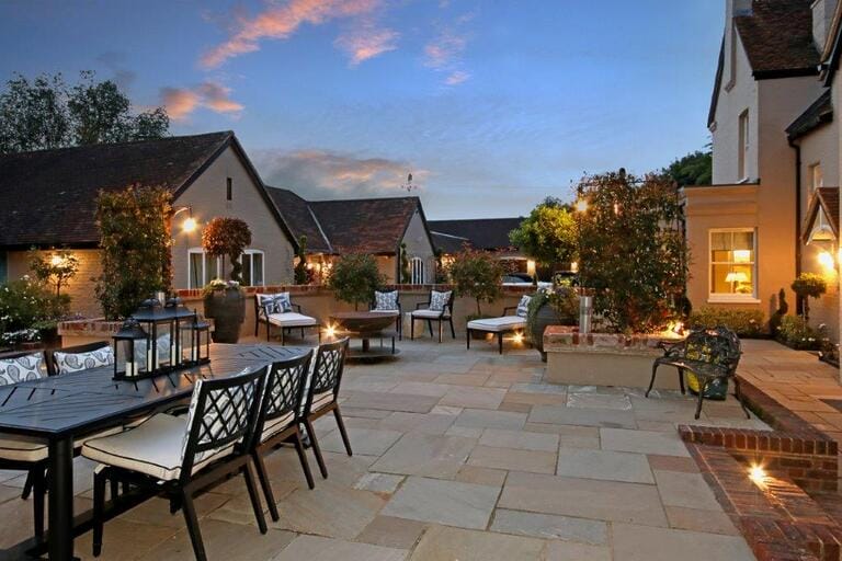 English Countryside Residence image 29