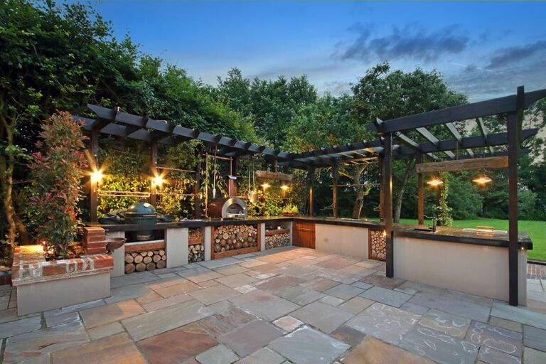 English Countryside Residence image 28