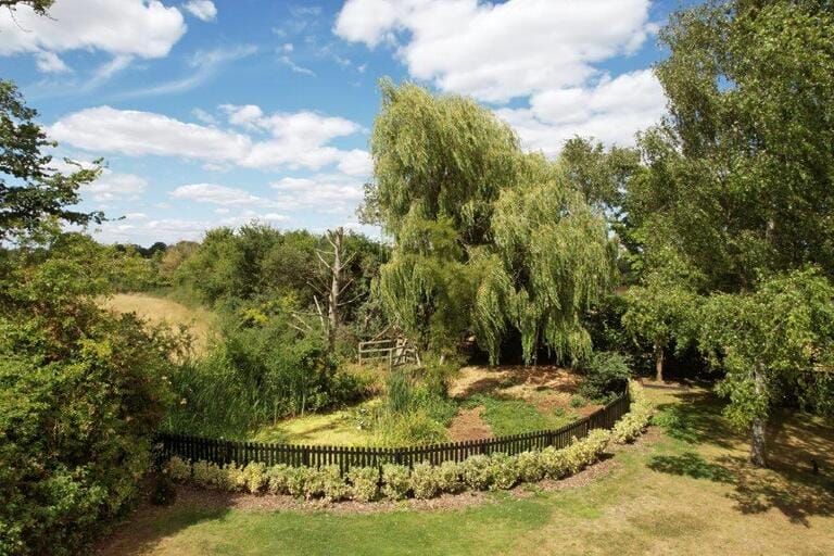 English Countryside Residence image 31