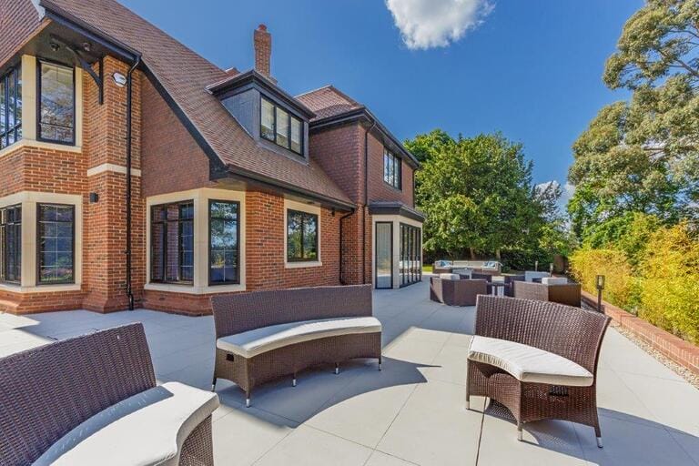 New Modern Family Home image 7