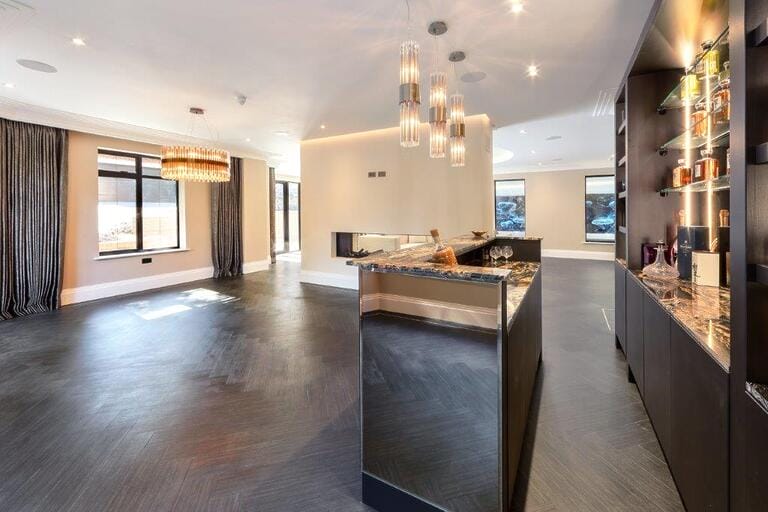 New Modern Family Home image 15