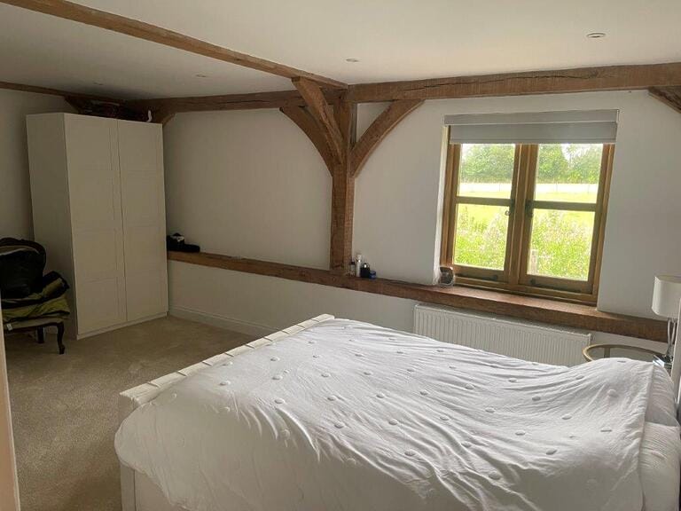 Converted Barn in Epping image 16