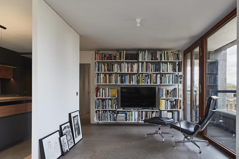 Architecturally Designed Tower Flat image 3