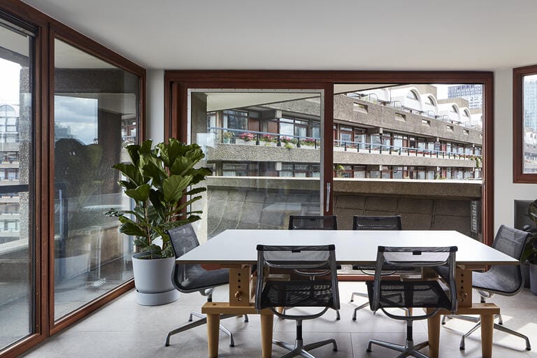 Architecturally Designed Tower Flat image 11