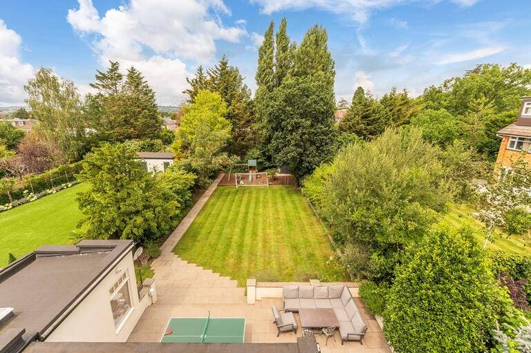 Beautiful 5 Bedroom Detached Family Home image 18