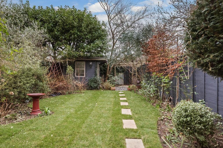 Victorian Family Home in South East London image 36