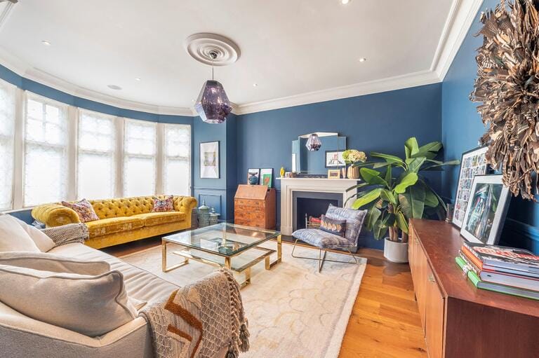 Beautiful 5 Bedroom Detached Family Home image 6