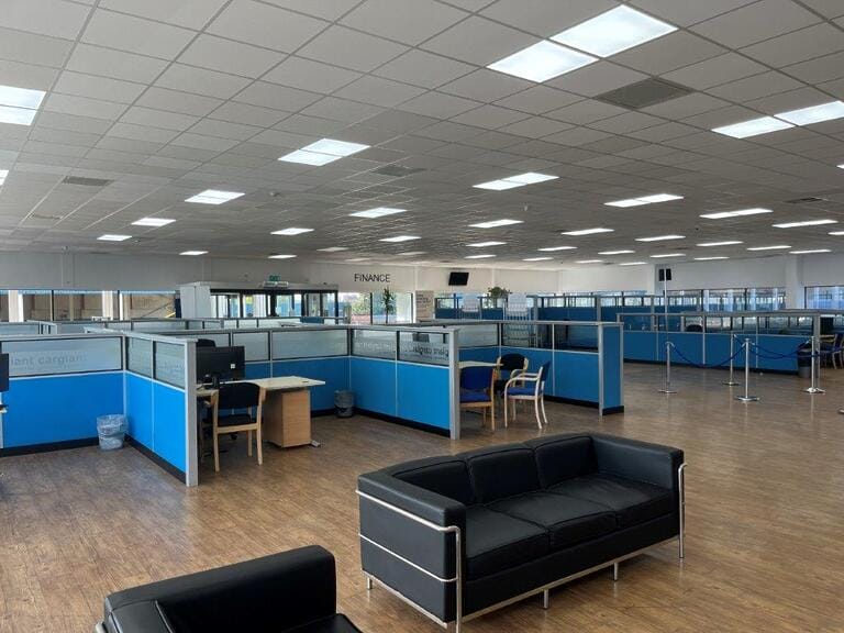 Park Royal Office / Showroom image 13