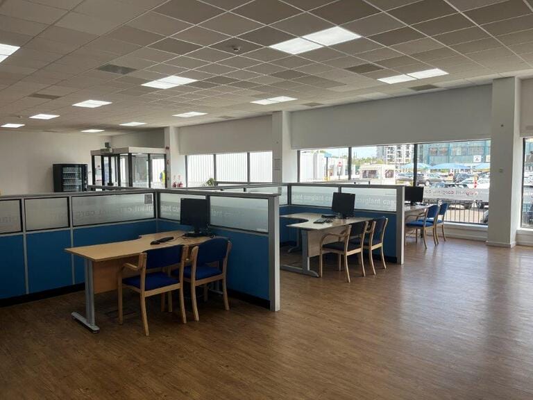 Park Royal Office / Showroom image 5