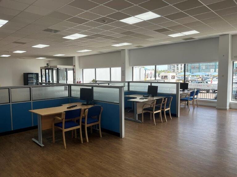 Park Royal Office / Showroom image 4