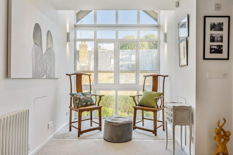 5 bedroom Riverside Home image 13