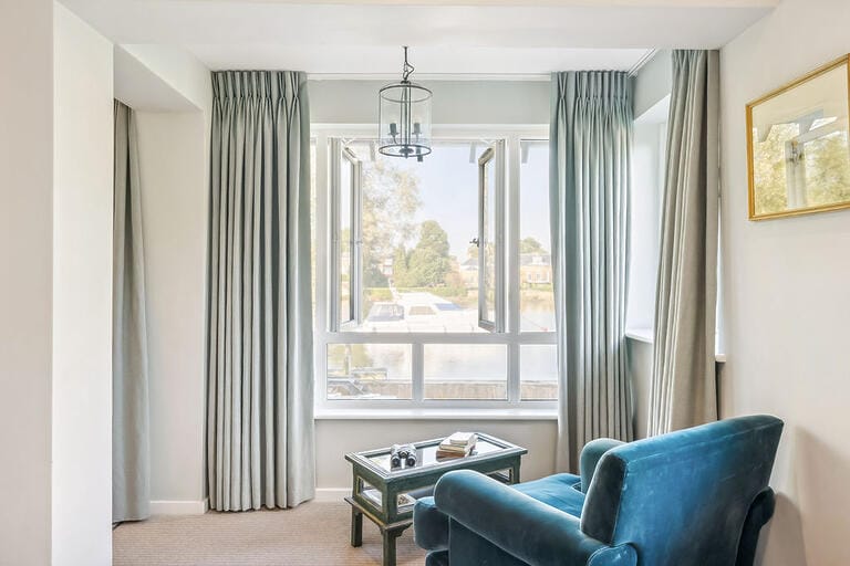 5 bedroom Riverside Home image 19
