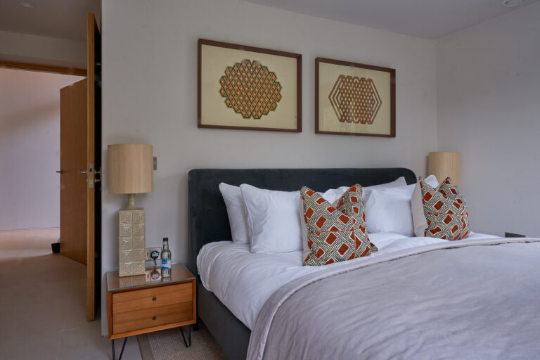 Lakeside Retreat image 21