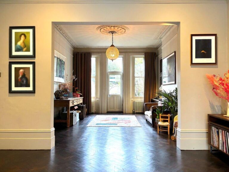 Islington Family Home image 6
