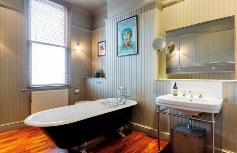 Islington Family Home image 25