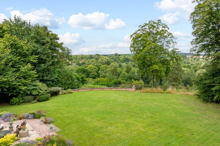Hertforshire Tudor Style Home image 38
