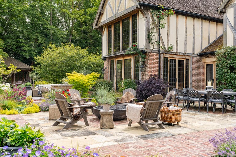 Hertforshire Tudor Style Home image 19