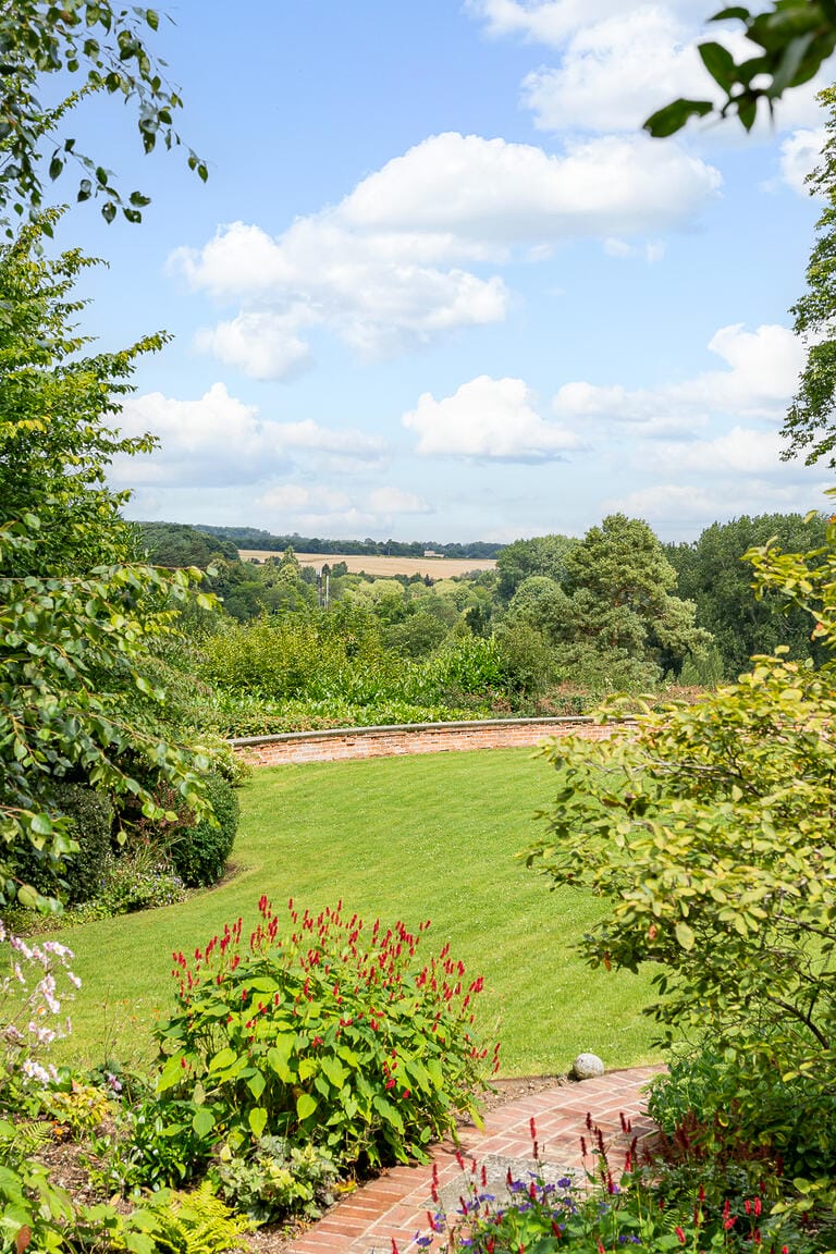 Hertforshire Tudor Style Home image 34