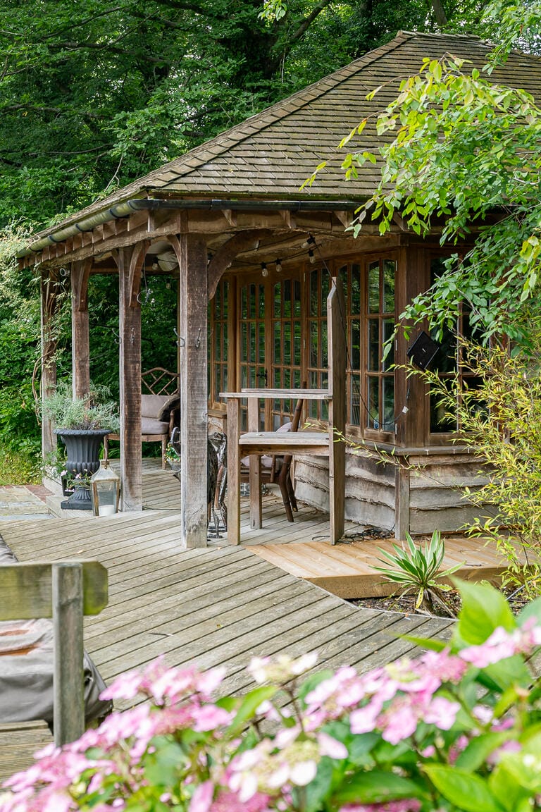 Hertforshire Tudor Style Home image 32