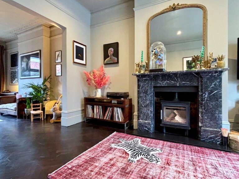Islington Family Home image 13