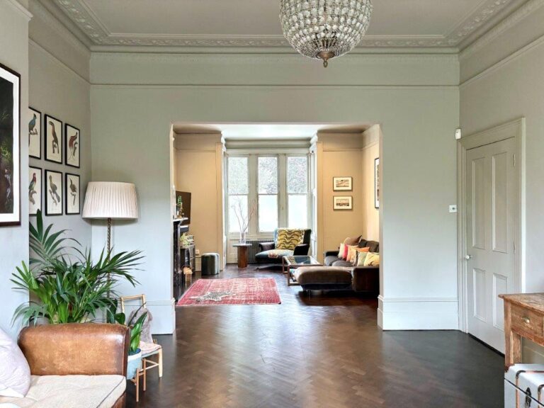 Islington Family Home image 10