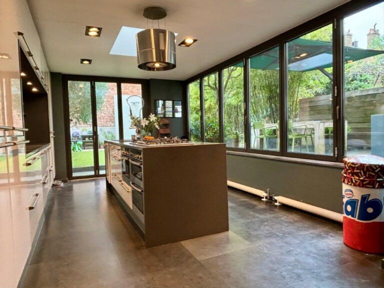 Islington Family Home image 4