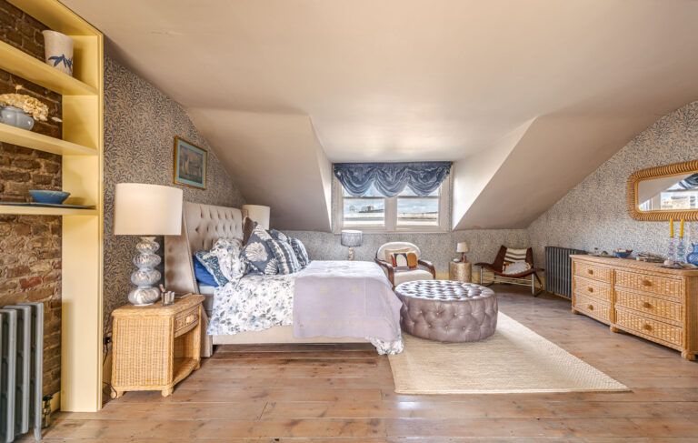 Exquisitely Designed South London Town House image 16