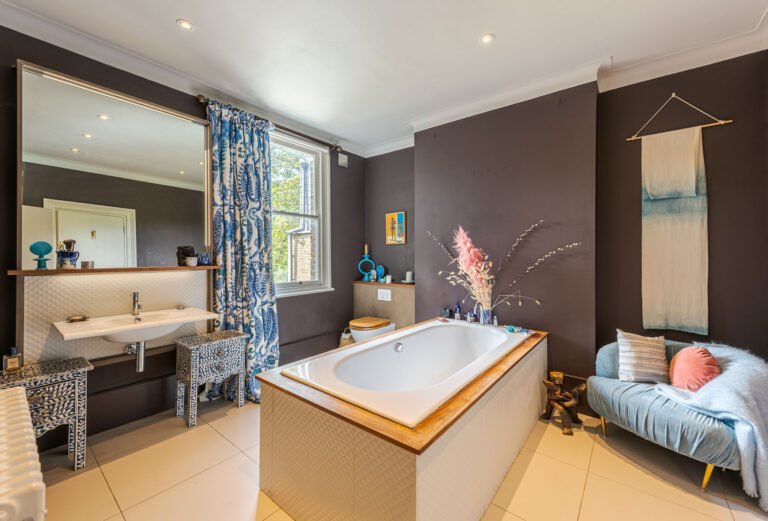 Exquisitely Designed South London Town House image 21