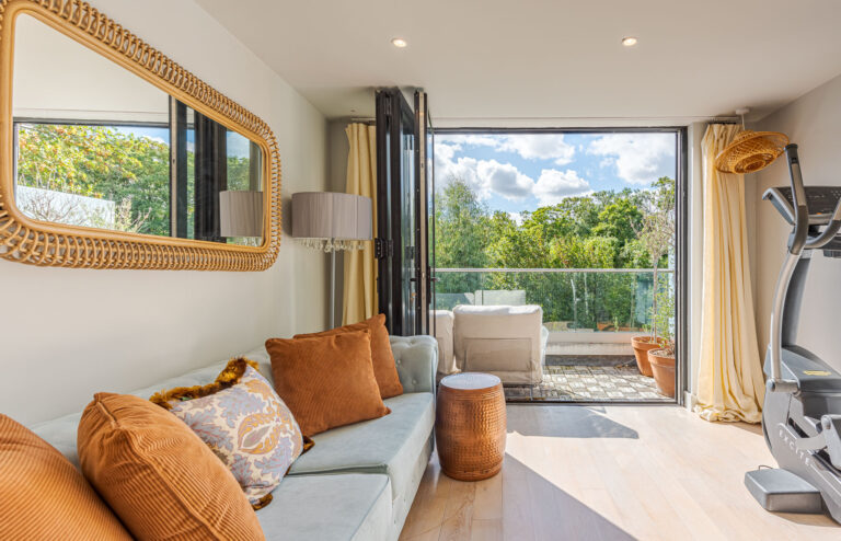Exquisitely Designed South London Town House image 19
