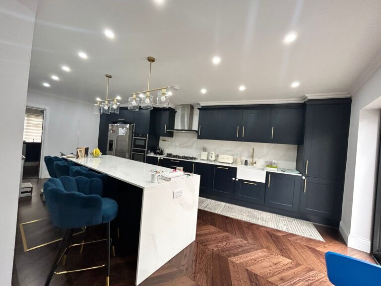 Elegant 4 Bedroom House image 8