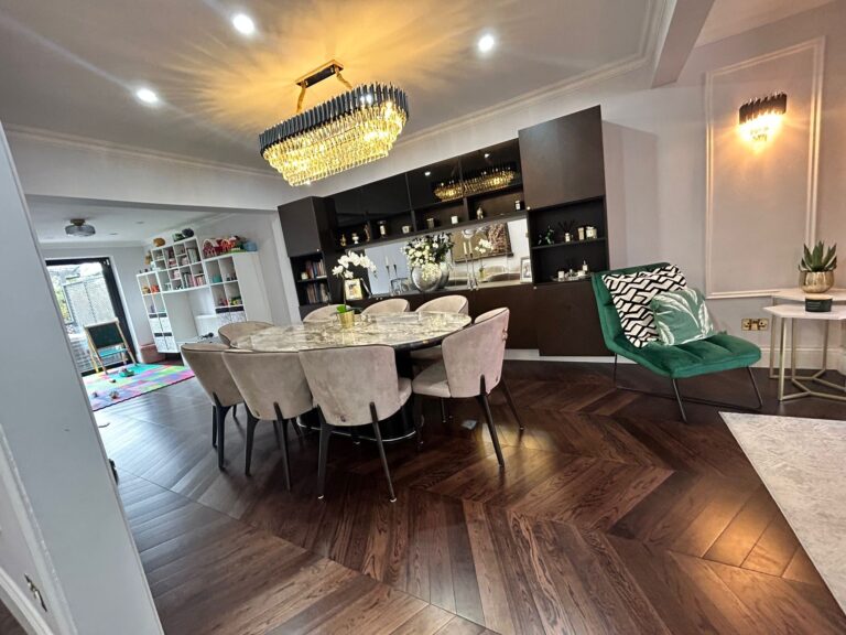 Elegant 4 Bedroom House image 2