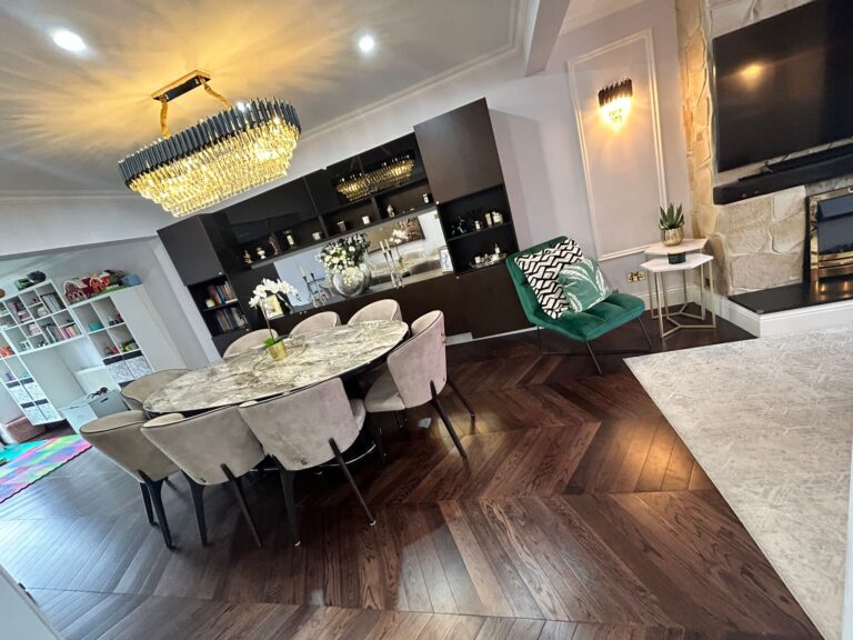 Elegant 4 Bedroom House image 6
