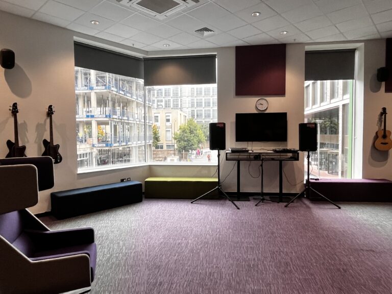 Unique Venue with Various Facilities image 4