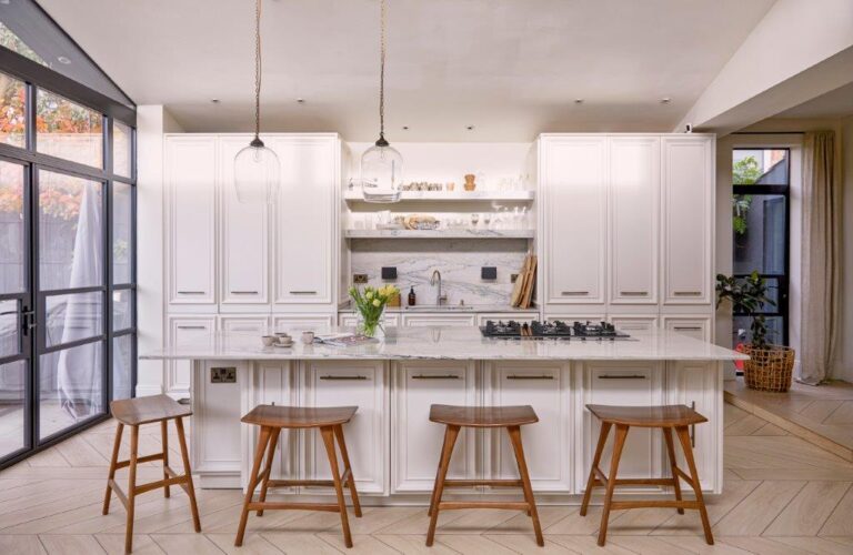 Stunning 4 Bedroom Home image 19