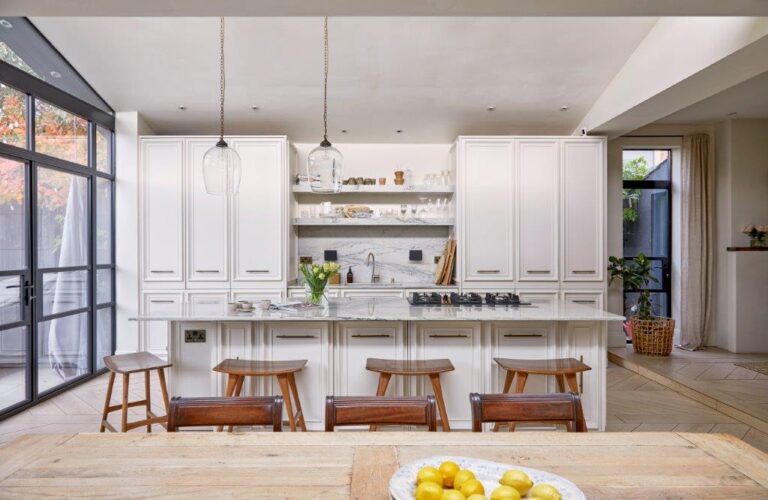 Stunning 4 Bedroom Home image 18
