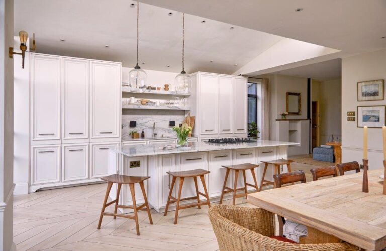 Stunning 4 Bedroom Home image 24
